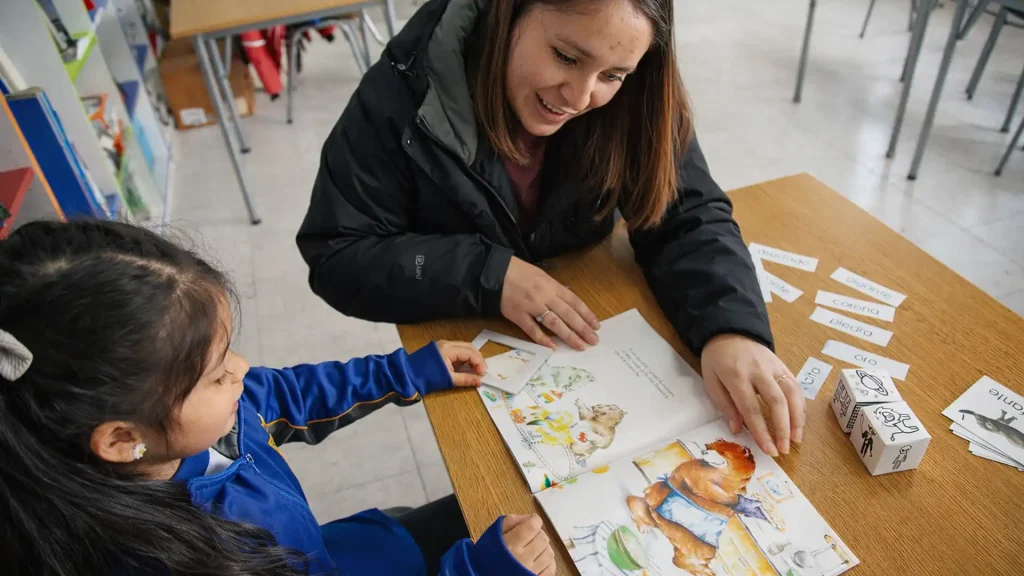 Familia y alfabetización: programa de apoyo en dos modalidades